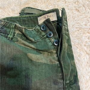 We The Free High Waist Camo Button-Front Shorts - Green